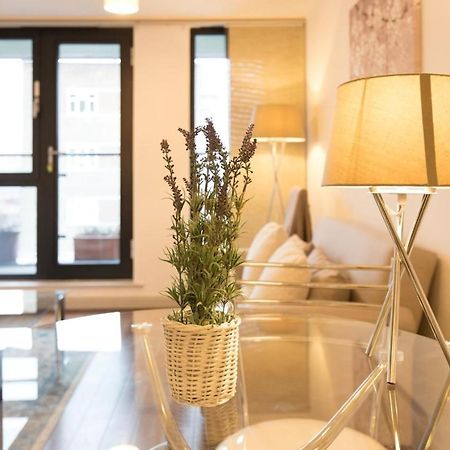 לונדון Beautiful 2 Bedroom Property In Borough מראה חיצוני תמונה